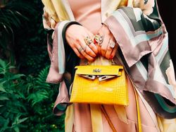 Gaya Glamour Putri Juragan Komputer Berharta Rp 566 Triliun