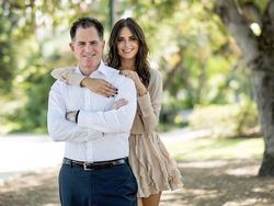 Gaya Glamour Putri Juragan Komputer Berharta Rp 566 Triliun