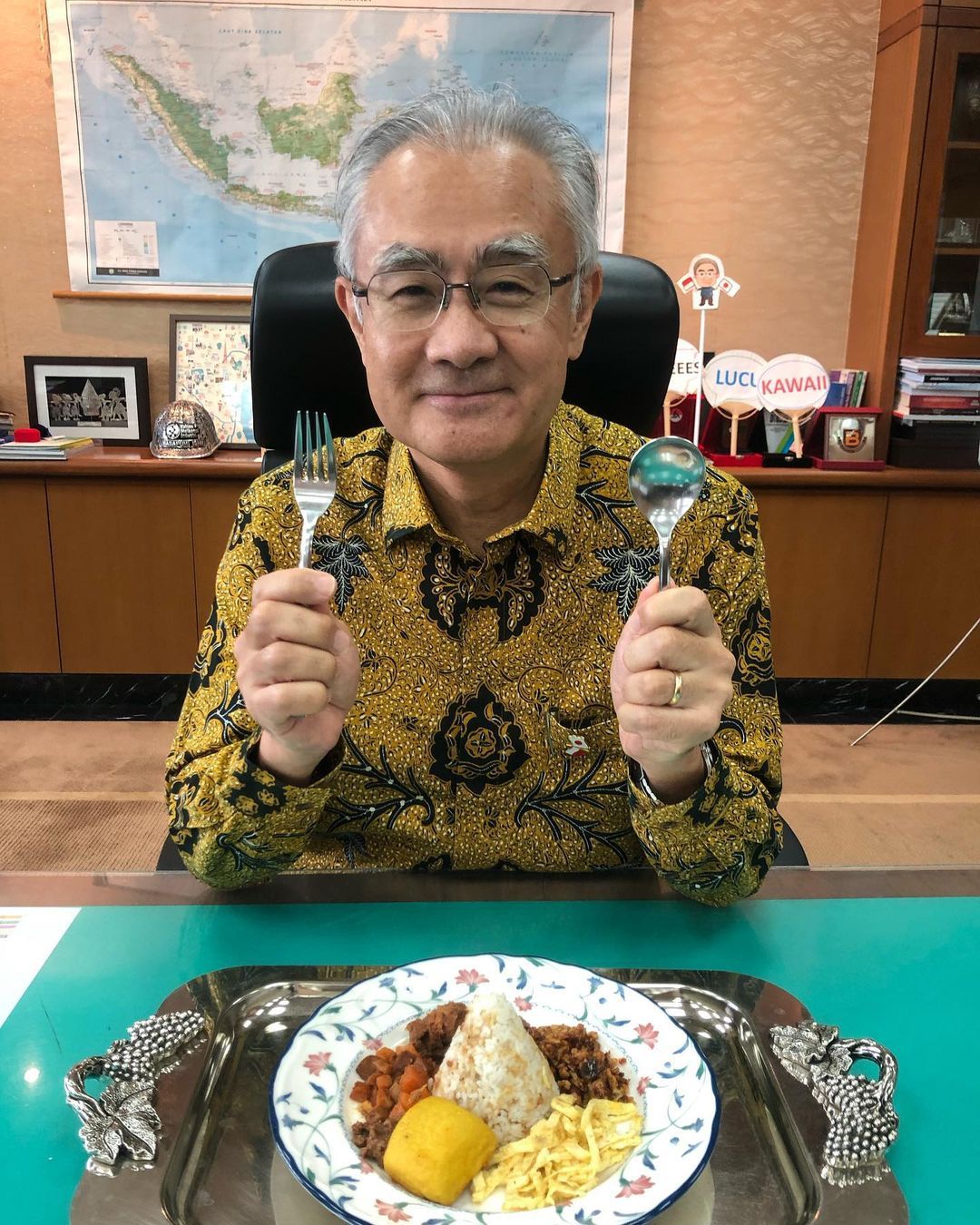 Dubes Jepang Makan Siang Pakai Makanan Indonesia