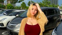 Anastasya Khosasih baru saja tampil di channel YouTube Gofar Hilman. Di sana ia bicara soal fantasi seks dan bagian tubuhnya yang tidak disukai. Foto: Instagram anastasyakh