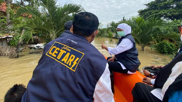 Akibat meluapnya Sungai Kali Jombang, Empat kelurahan di Pamekasan terendam banjir. Gubernur Jawa Timur, Khofifah Indar Parawansa mengambil langkah cepat dengan meninjau secara langsung banjir yang terjadi di Pamekasan.