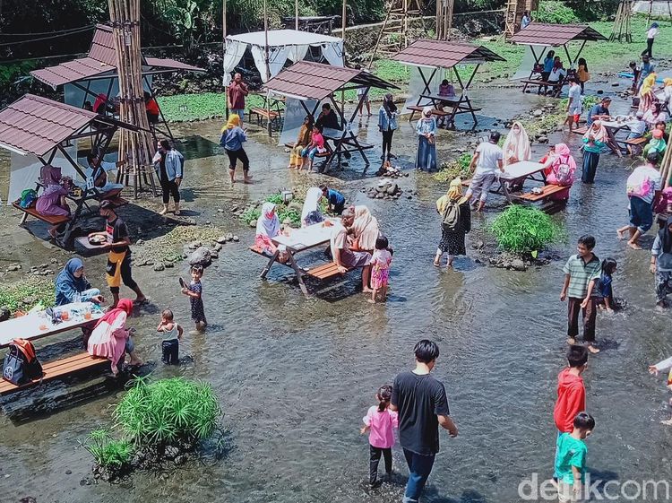 Ketjeh Resto, Kebun Kangkung dan Selada Air, Jadi Ngehits di Klaten