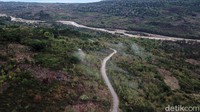 Jalan Sabuk Merah Perbatasan Sektor Timur merentang sepanjang 179,99 km.