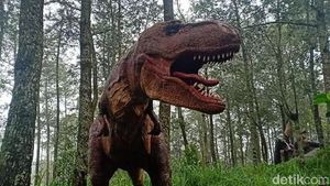 Aksi Dinosaurus Ngamuk yang Viral Akan Disuguhkan di Mojosemi Forest Park