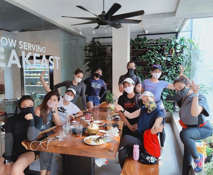 Nirina Zubir dan Ernest Fardiyan Romantisnya Nirina Zubir dan Ernest Saat Makan Bareng