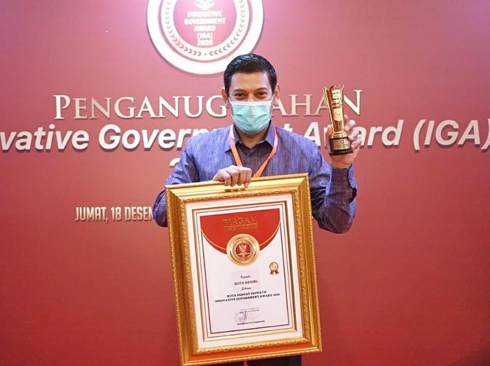 Komitmen Pemkot Kediri adalah memberikan pelayanan terbaik. Selalu berinovasi dalam pelayanan membuat pemkot meraih Innovative Goverment Award (IGA) 2020.