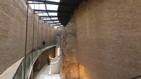 Mausoleum Augustus terletak di Piazza Augusto Imperatore.