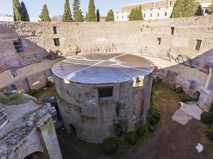 Penampakan Makam Melingkar Terbesar Dunia di Italia