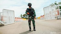 Penjagaan PLBN Motamasin dilakukan oleh TNI.