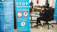 Pintu gerbang yang ada di Alas, Kobalima, Malaka itu cuma dibuka pada hari Rabu dan Sabtu. Itu pun sebagai jalan keluar ekspor produk Indonesia ke Timor Leste.