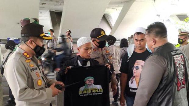 Pria berkaus 'Habib Rizieq' dan 'Habib Bahar' diamankan di Semanggi