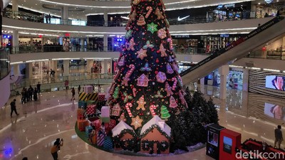 Semarak Menyambut Natal di Pusat Perbelanjaan
