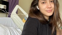 Pevita Pearce baru saja mengumumkan kalau dirinya terinfeksi virus corona. Ia harus menjalani pengobatan dan isolasi ketat.  Foto: Instagram @pevpearce