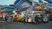 Pecinta wisata kuliner bisa mengunjungi Pasar Lama Tangerang. Dari nasi goreng, sempol ayam sampai es doger bisa traveler nikmati. Ets tapi jangan lupa terapkan protokol kesehatan. (Ayu Alit Setyawati/dTravelers)