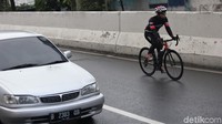Diketahui, jalan layang non tol (JLNT) Casablanca merupakan salah satu jalur terlarang untuk sepeda maupun motor.