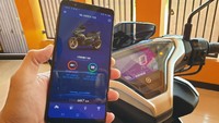 Menengok fitur lainnya, All New Aerox 155 yang sudah dilengkapi fitur Y-Connect bisa terhubung dengan smartphone melalui Bluetooth. Sementara hal ini belum ditemukan pada Vario 160. Luthfi Anshori/detikcom.