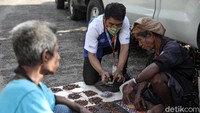 detikcom bersama BRI mengadakan program Tapal Batas yang mengulas mengenai perkembangan infrastruktur, ekonomi, hingga wisata di beberapa wilayah terdepan khususnya di masa pandemi. Untuk mengetahui informasi dari program ini ikuti terus beritanya di tapalbatas.detik.com!