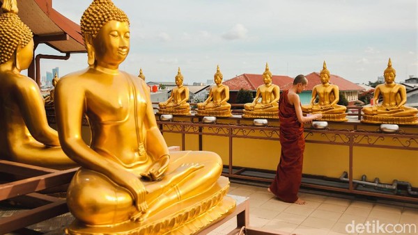 Terkait dengan proses pembangunan Vihara Hemadhiro Mettavati, bangunan vihara dan musala di kawasan itu mulai dibangun sejak 2015 dan diresmikan pada 30 Juni 2019 silam. Terkait dengan proses pembangunan Vihara Hemadhiro Mettavati, bangunan vihara dan musala di kawasan itu mulai dibangun sejak 2015 dan diresmikan pada 30 Juni 2019 silam.