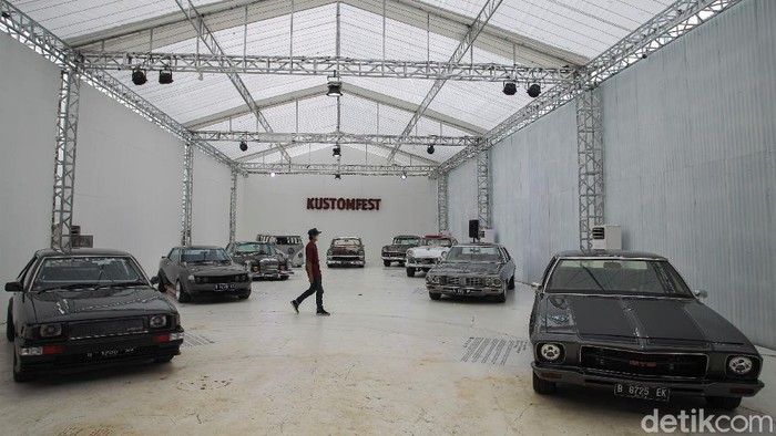 Cuci Mata di Pameran Motor dan Mobil Modifikasi Yogyakarta Ajang Kustomfest kembali digelar di Yogyakarta. Ada beragam mobil dan motor modifikasi yang dipamerkan di ajang tersebut. Penasaran? Lihat yuk.