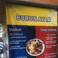 Lengkap banget sampai ada kelebihan dan kekurangannya. Kalian tim mana nih? Foto: Twitter/@nocontextwarung
