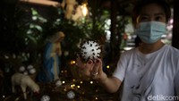 Perayaan Natal yang digelar di tengah pandemi COVID-19 membuat penerapan protokol kesehatan menjadi hal yang utama.