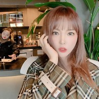 Hong Jin Young dan agensinya sempat menyangkal tuduhan tersebut. Namun pada 15 Desember 2020, Komite Integritas Penelitian yang bergerak di bawah Komite Etis Universitas Chosun, membuat penilaian tentatif plagiarisme terhadap tesis Hong Jin Young. Foto: Instagram/@sambahong
