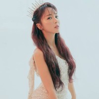 Sepanjang kariernya Hong Jin Young sudah menelurkan tiga album dan 15 single. Selain menyanyi, dia juga bertindak sebagai komposer dan penulis untuk beberapa penyanyi. Foto: Instagram/@sambahong