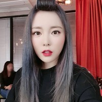 Hong Jin Young sendiri debut di industri musik pada 2007 bersama girlband SWAN. Pada 2009 dia memilih jalur solo karier dan menjadi penyanyi trot. Foto: Instagram/@sambahong