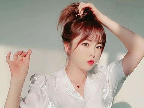 Hong Jin Young Penyanyi trot Korea Selatan Hong Jin Young.