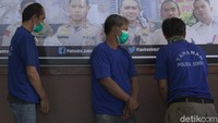 Sementara itu, PT Kereta Api Indonesia (KAI) menegaskan bahwa tidak ada calo di dalam area stasiun. 