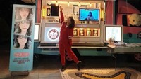 Tak hanya Mina yang mengirimkan food truck, penggemarnya juga ikut mengirimkan. Terlihat Sejeong sangat senang mendapatkan dukungan tersebut. Foto: Instagram @clean_0828