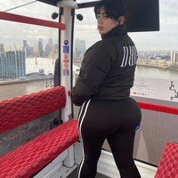 Aku ingin bentuk terbaik saat difoto, jadi aku berinvestasi besar. Aku selalu menginginkan lekuk tapi aku juga selalu ingin bokong terbesar. Jadi aku ingin mengambil kesempatan ini untuk memindahkan lemak di bagian tubuhku yang lain untuk menaruhnya di tempat yang aku paling inginkan, katanya dilansir The Star. Foto: Instagram Lissa Aires