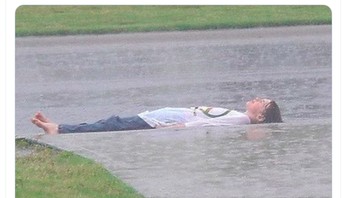 Fans Arsenal terus merasa cemas akan kemampuan timnya yang semakin loyo. Foto: istimewa