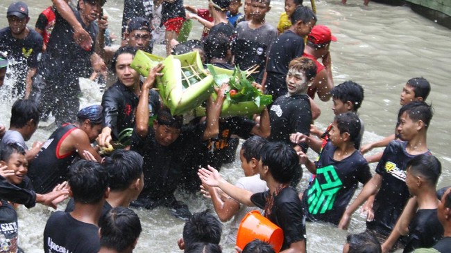 7 Upacara Adat di Jawa Timur