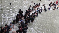 Tradisi Keduk Beji dilakukan untuk memohon kepada Tuhan Yang Maha Esa agar terhindar dari bencana.   
