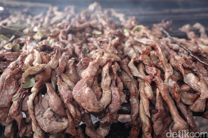 Sei merupakan olahan daging khas dari Nusa Tenggara Timur. Seperti apa sih proses pembuatannya? Lihat yuk.