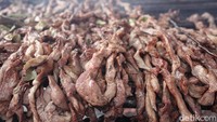 Seperti diketahui, sei merupakan makanan olahan daging khas Nusa Tenggara Timur.