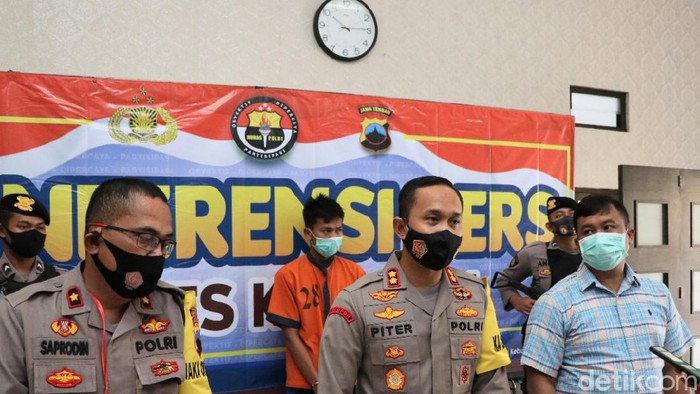 Pemuda Kebumen tega setubuhi gadis ABG kenalan di Facebook