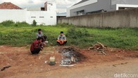 Seorang kusir delman diduga menjadi korban pembunuhan di Kecamatan Majalaya, Kabupaten Bandung, Jawa Barat. Lokasi pembunuhan tersebut ada di Jalan Gorodog Majalaya, letaknya tidak jauh dari Pasar Kaget Majalaya yang ada setiap hari Minggu.