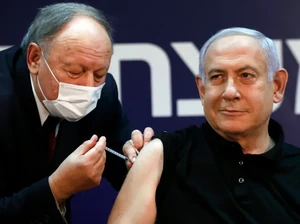 PM Israel Disuntik Vaksin Corona Pfizer BioNTech