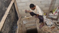Bunker tersebut seluas 2x3 meter. Bunker itu digenangi air sebagai kamuflase agar tidak diketahui orang / Foto: ANTARA FOTO/ARDIANSYAH