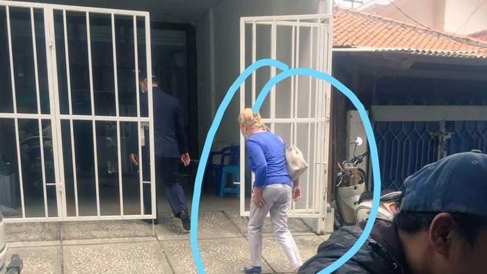 WNA yang diklaim dari Kedubes Jerman mendatangi markas FPI / Dok. Istimew/FPI