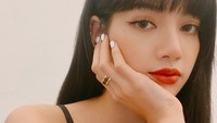 Bersama BLACKPINK dia juga masuk dalam daftar Forbes Asias 100 Digital Stars. (Foto: dok. Instagram @lalalalisa_m) 