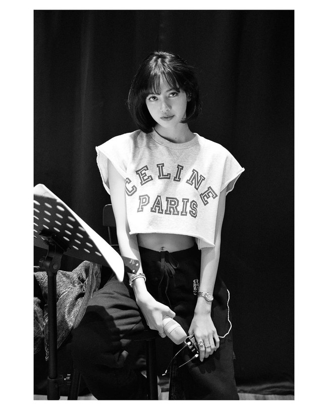 Pada September 2020, Celine mengumumkan bahwa direktur kreatifnya, desainer Hedi Slimane, telah memilih Lisa Blackpink sebagai muse global. Status ini baru pertama kali ada dalam sejarah 75 tahun Celine. Foto: dok. Instagram @lalalalisa_m