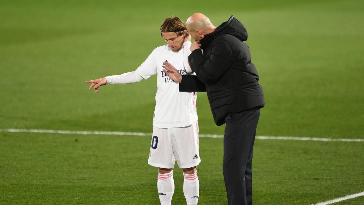 Zinedine Zidane sangat jarang melakukan rotasi di starting line-up Real Madrid (Foto: Getty Images/Denis Doyle)
