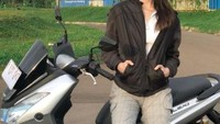 Anya Geraldine juga mengunggah belajar sepeda motor tersebut melalui jejaring sosial instagram pribadinya. . Foto: Instagram @anyageraldine