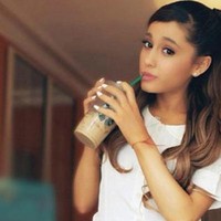 Meski begitu, beberapa tahun silam penyanyi 29 tahun itu tampak lebih fresh dibandingkan satu atau dua tahun ke belakang ini. Foto: Instagram @arinagrande