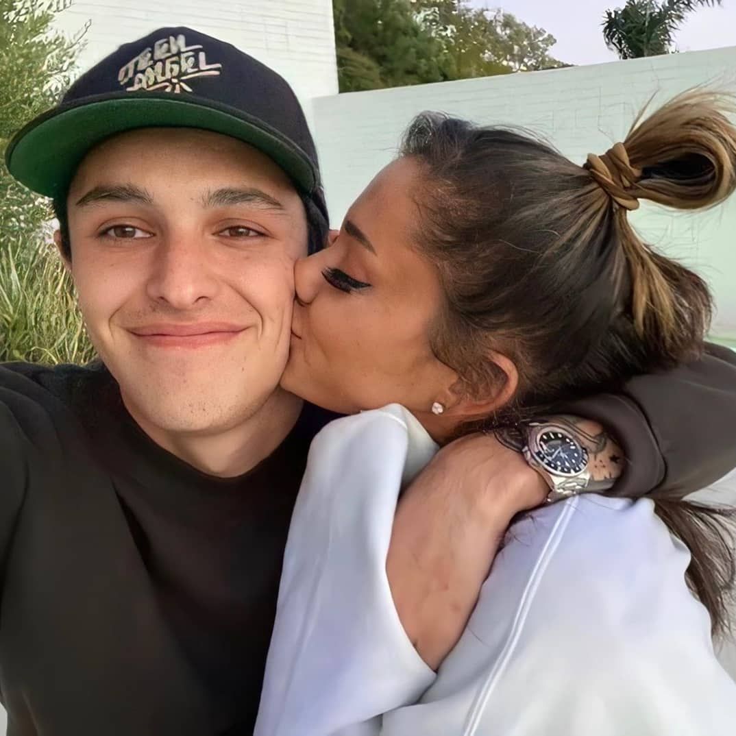 Ariana Grande dan Dalton Gomez
