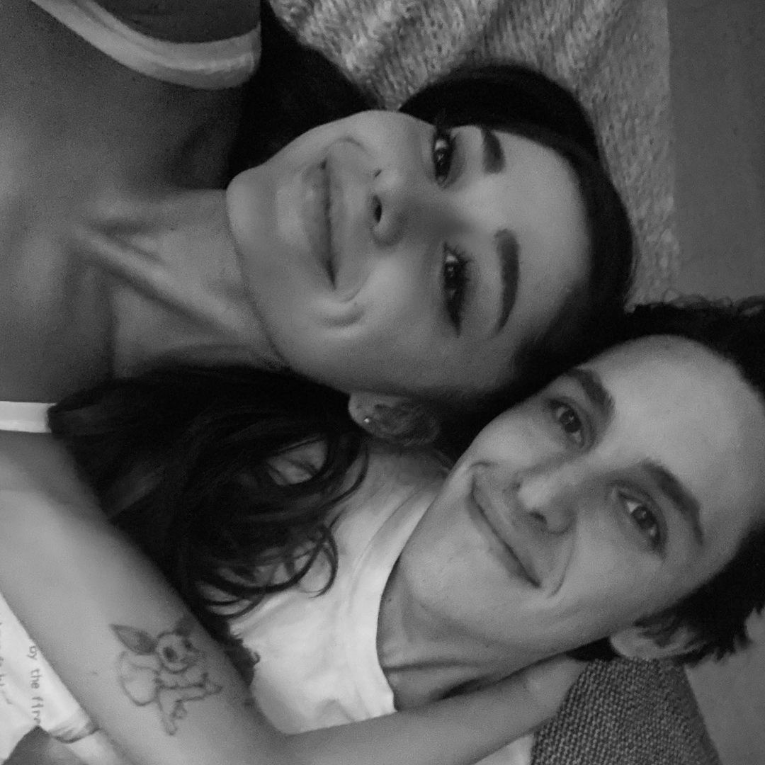 Ariana Grande Tunangan Ariana Grande tunangan dengan Dalton Gomez.