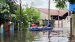 Foto: Banjir 2 Meter Rendam Rumah Warga di Perumnas Antang Makassar